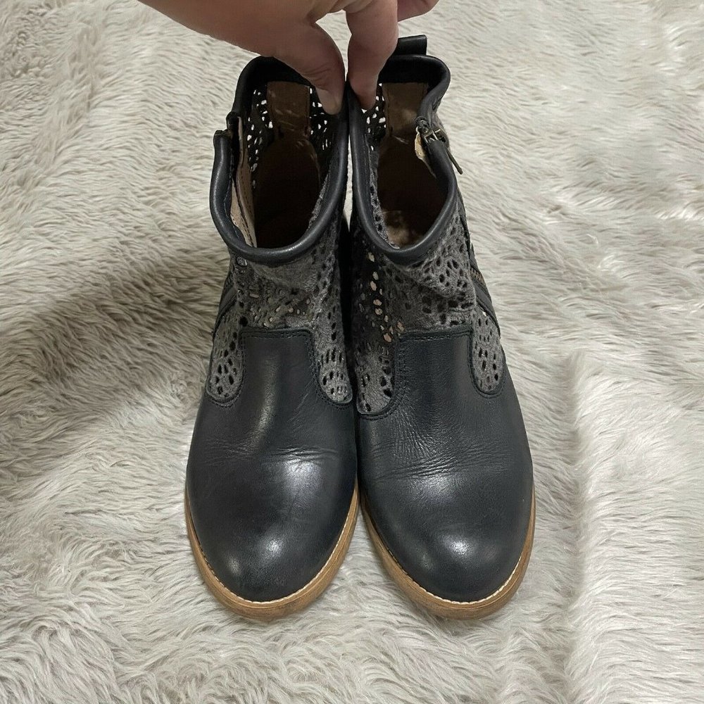 Coolway Black Leather and Crochet Lace Side Zip Ankle Booties Women’s US 7